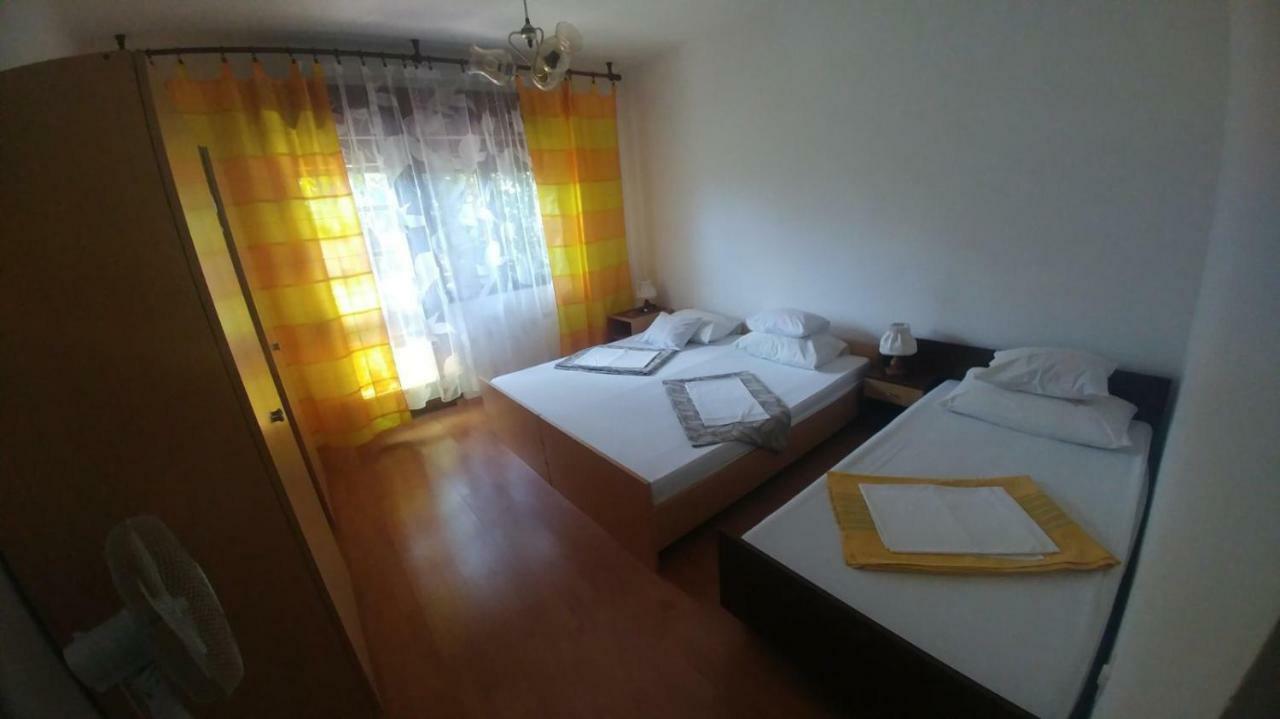 Family Apartment Near Beach Біоград-на-Мору Екстер'єр фото